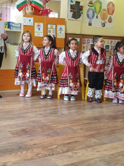 Празник на Мама  - ДГ Слънце - Камено